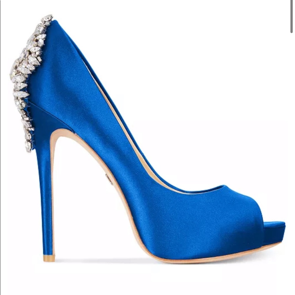 Badgley mischka kiara embellished pump